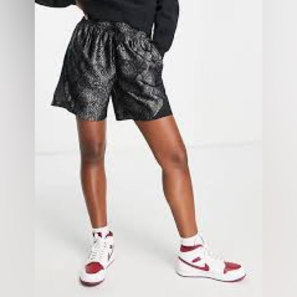 Nike Women’s Dri-Fit Rebel Fly Snake Print Basketball Shorts Black Silver NWT - Picture 1 of 15